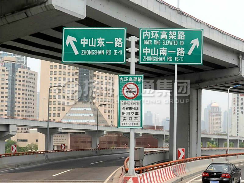 BZG-013，交通標(biāo)志桿，T型三懸臂交通標(biāo)志桿