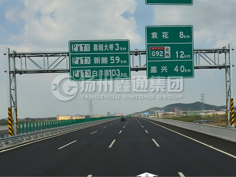 LMJ-029，桁架式標(biāo)志牌龍門架