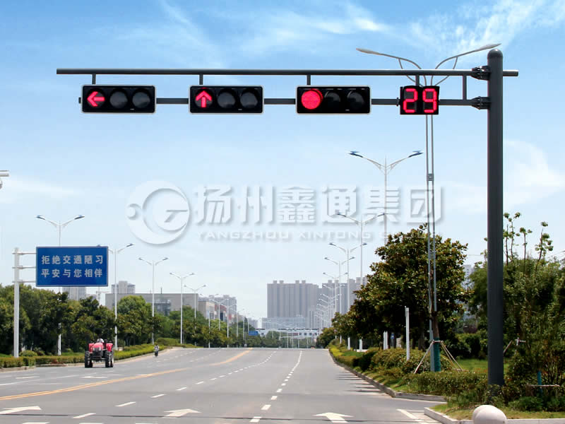 XHDG-002，F(xiàn)型懸臂信號(hào)燈桿