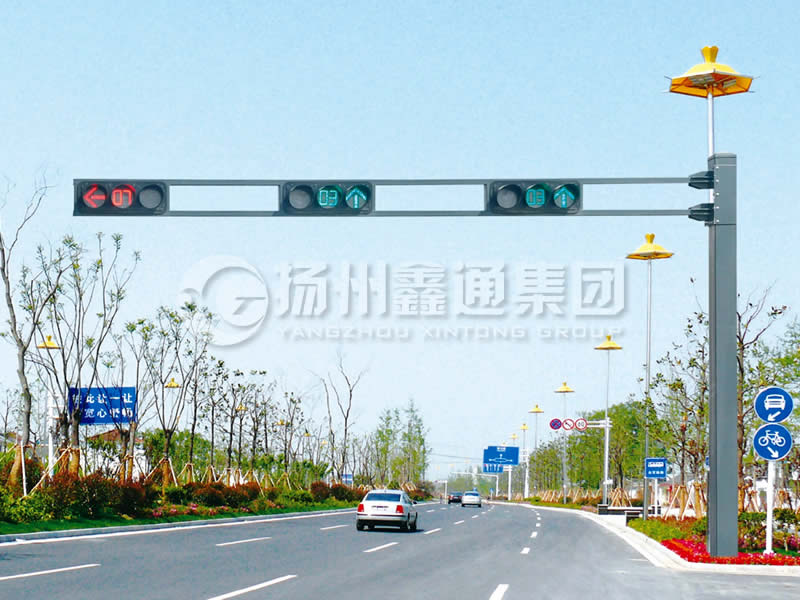 XHDG-014，雙橫臂信號燈桿