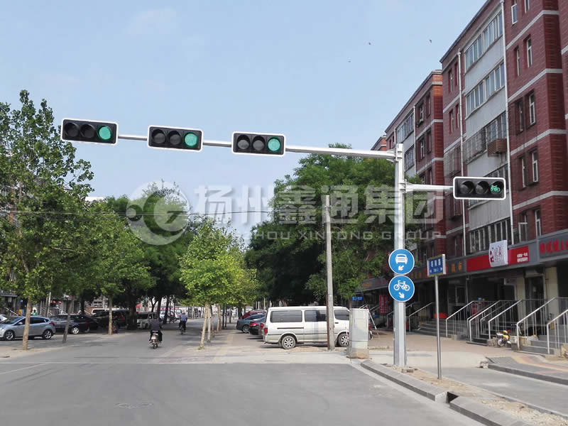 XHDG-043，八棱雙臂信號(hào)燈桿