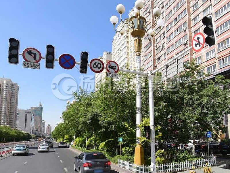 XHDG-058，八棱直角雙臂信號(hào)燈桿